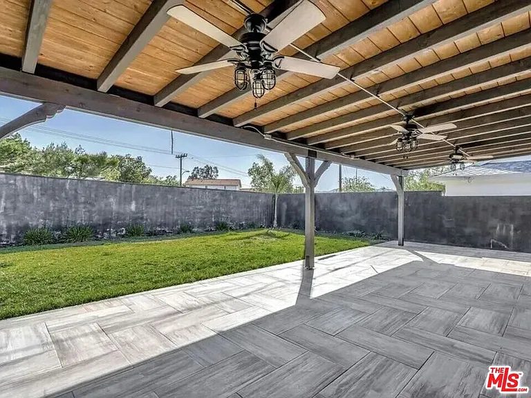 28040 Ermine Pl — Photo 38