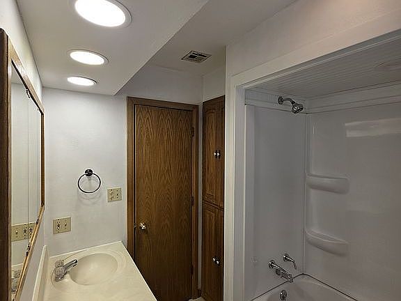 2nd image of 1615 Hackney St
