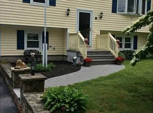 78 Berry Ln, Bristol, RI 02809