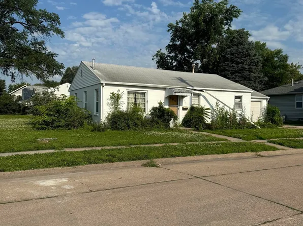 805 N Grant St, Fremont, NE 68025