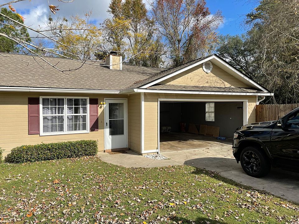 1st image of 4118 Pebble Creek Dr