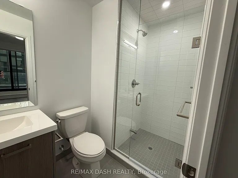 20 Soudan Ave #907 — Photo 17