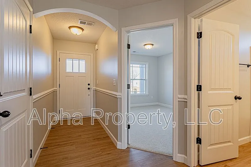 3 bed, 2.0 bath, 1456 sqft, $1,895 — Photo 4