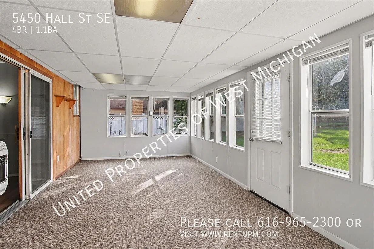 Available Now! | 4 bedroom, 1.5 Bathroom Single Family Home in the Forrest Hills Community| Fence... — Photo 4