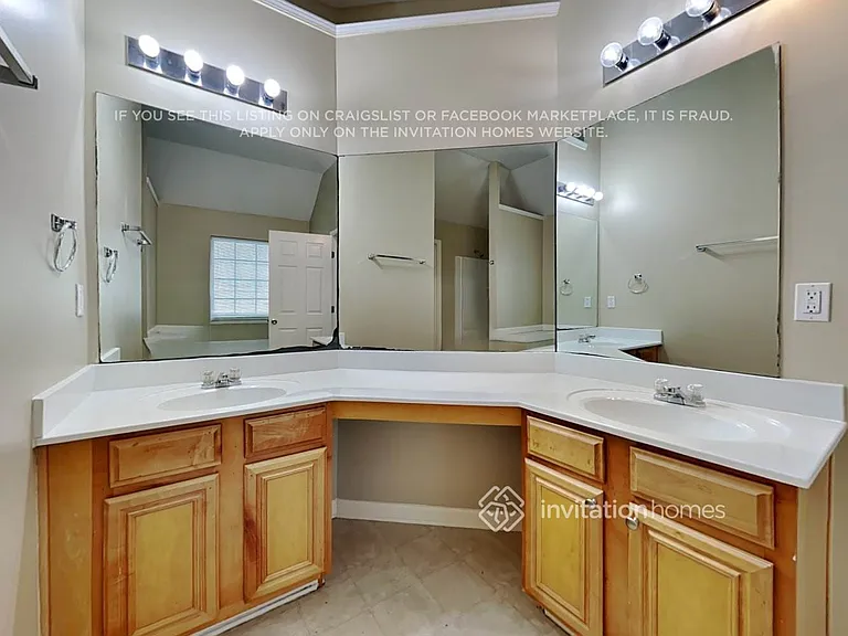 556 S Fortune Way — Photo 16