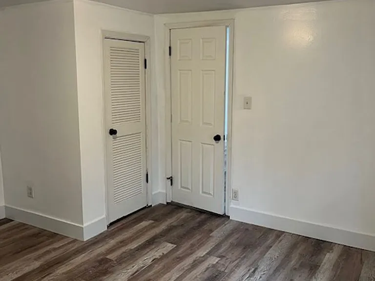 2428 S Madison St — Photo 12