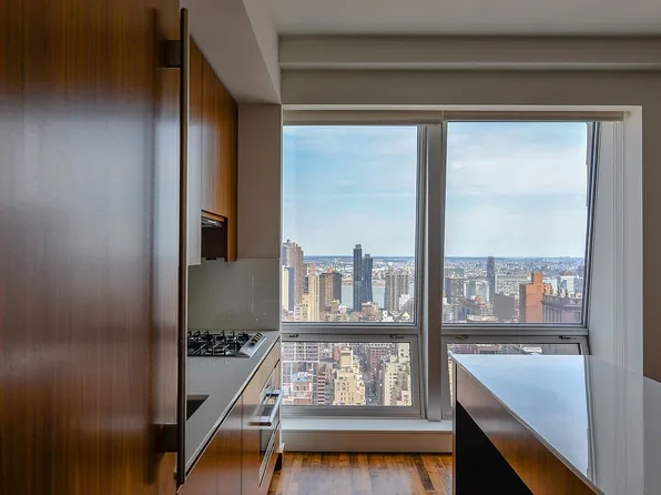 400 5th Ave APT 47B, New York, NY 10018
