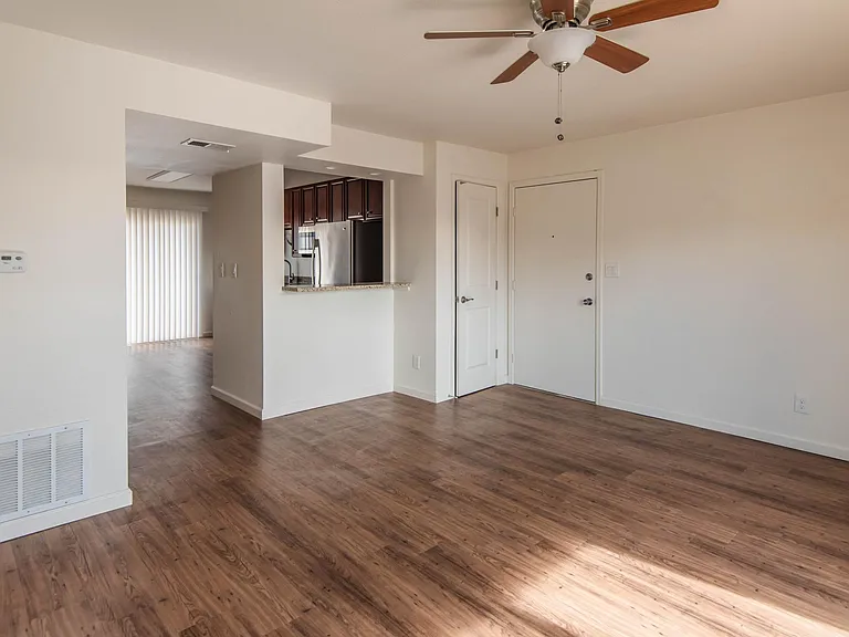 Lakemont Apartments — Photo 40