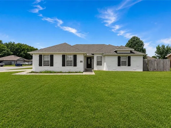 1600 Whirlaway Ln, Prairie Grove, AR 72753