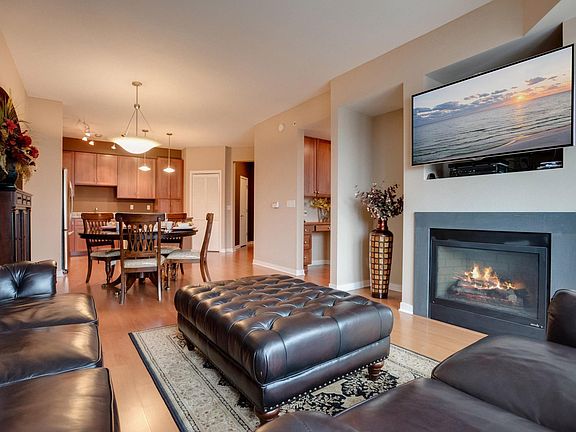 4th image of 500 Grant St E #1109