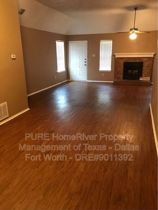 3 bed, 2.0 bath, 1578 sqft, $1,875 — Photo 3