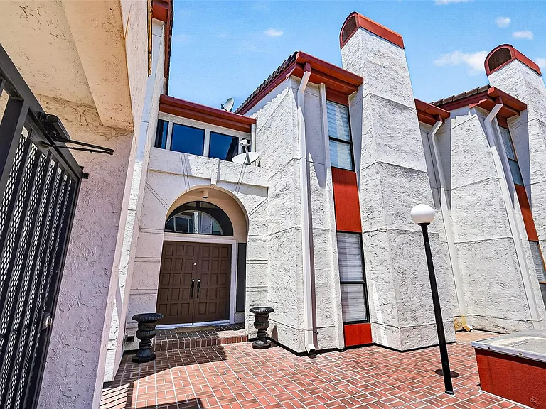 1535 Potomac Dr #A — Photo 2