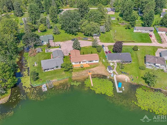 4th image of 3055 W Lakeside Dr