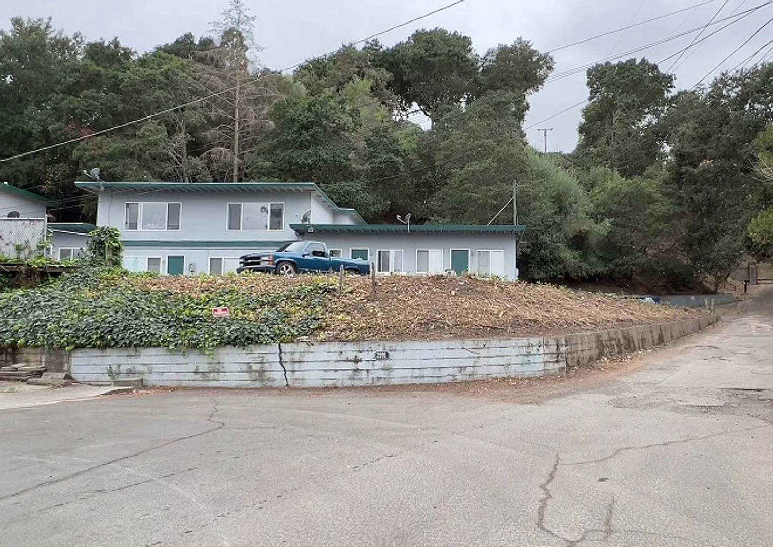 Hilltop Drive, 2991* — Photo 1