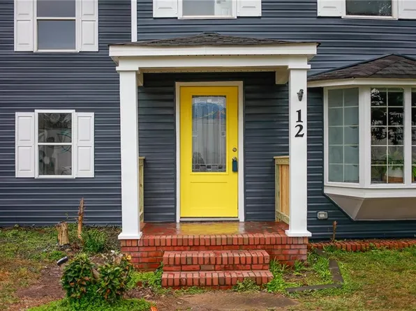 12 Sweetbriar Dr, Newport News, VA 23606
