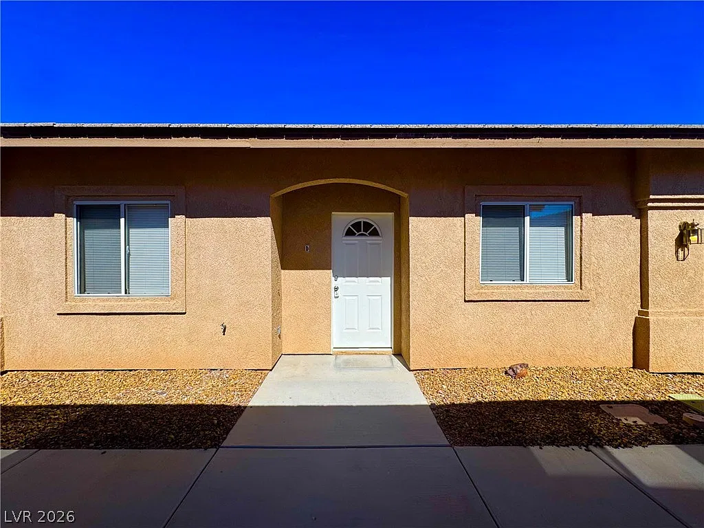 2 bed, 2.0 bath, 3996 sqft, $1,150 — Photo 2