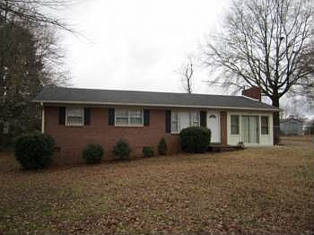1st image of 830 Stowe Ln