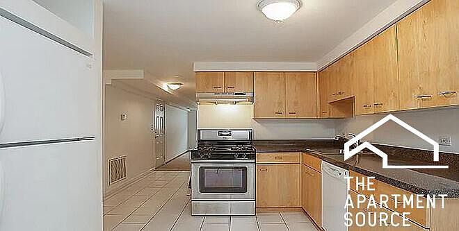 1st image of 2030 W Superior St #2