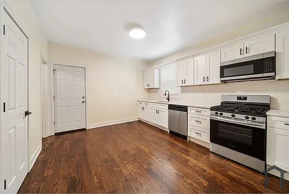 12000 S Perry Ave — Photo 10