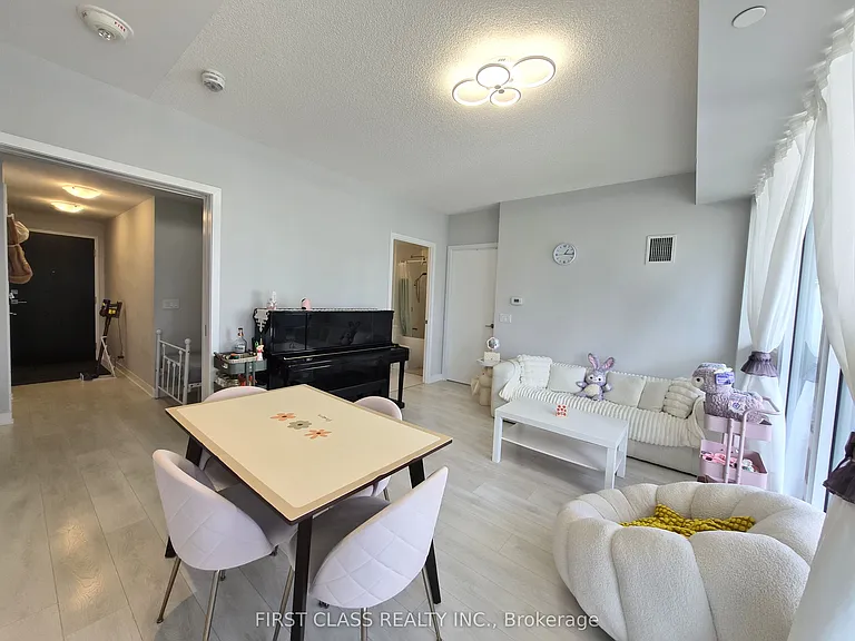 2221 Yonge St #1501 — Photo 9