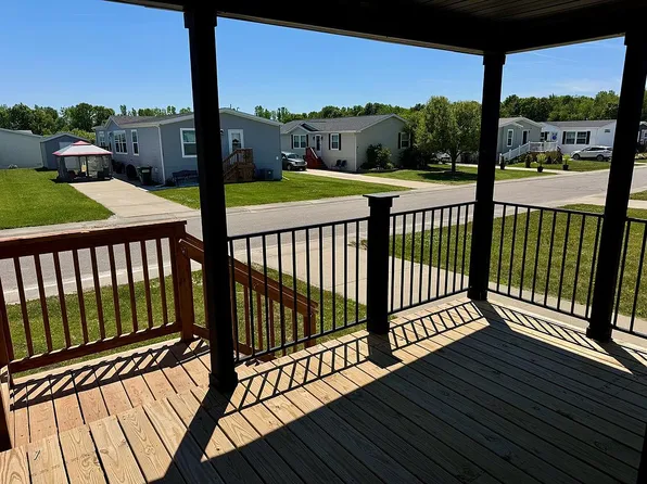 13295 Nashville Ave, Hartland, MI 48353