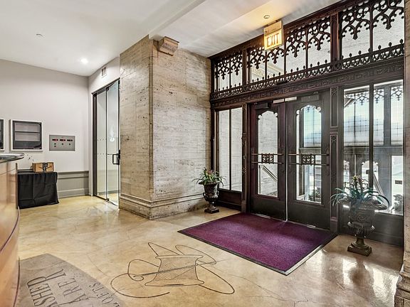 3rd image of 728 W Jackson Blvd APT 525