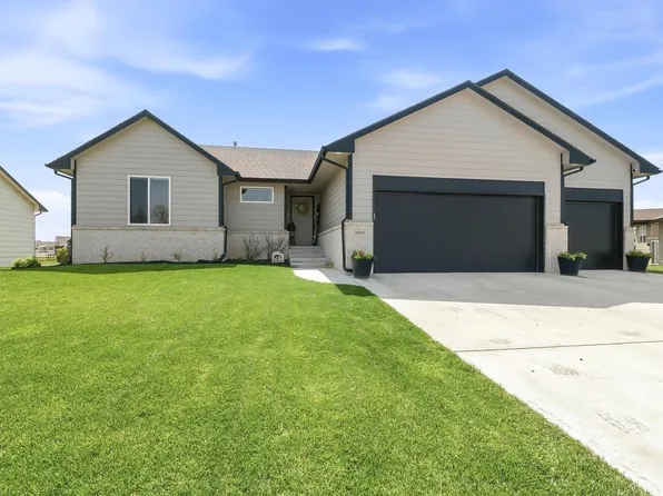 10933 W Cedar Ln, Maize, KS 67101