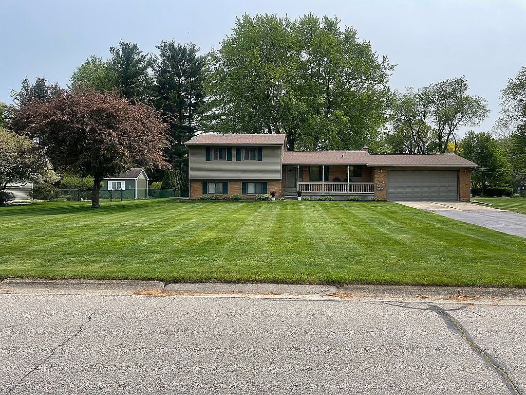 6240 Greenview Dr, Burton, MI 48509 Zillow