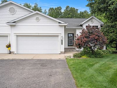 2632 Shadow Pine Dr, Fruitport, MI, 49415