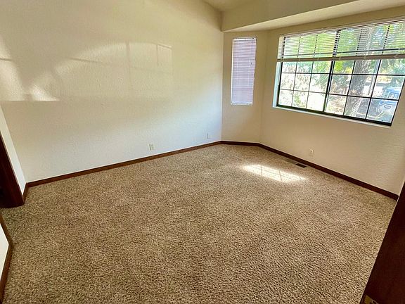 4th image of 3010 McGlenn Dr