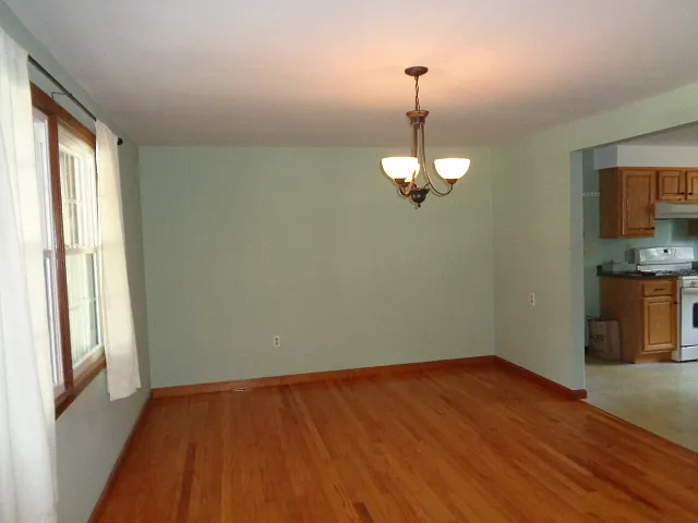 4 bed, 3.5 bath, $3,100 — Photo 2