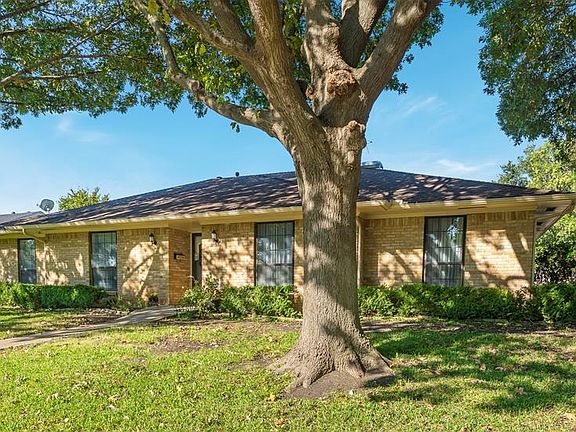2nd image of 15925 Longvista Dr