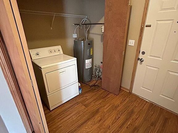 4th image of 1820 S 13th Ave E APT B