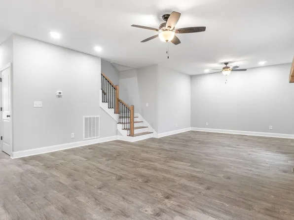 2129 Powell Rd, Clarksville, TN 37043