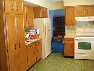 3rd image of 4730 Pine Cone Dr