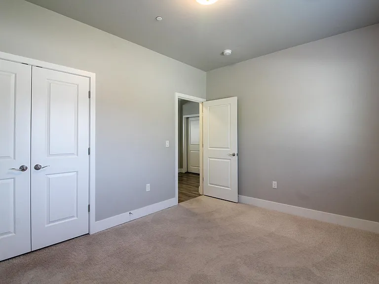 2452 Brodie Ln — Photo 16