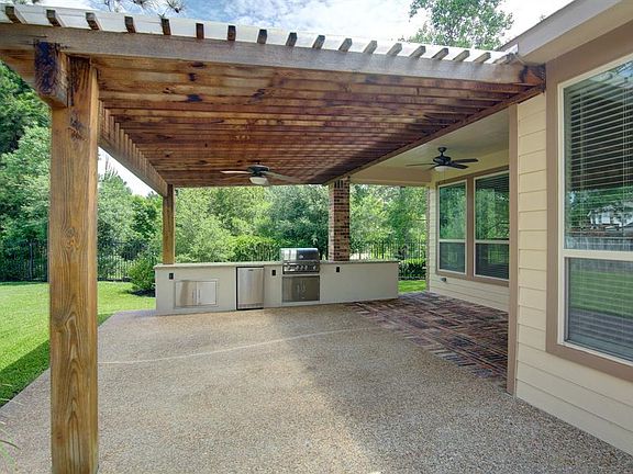 5th image of 35 Nagshead Pl