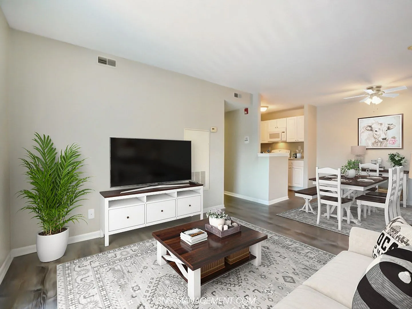 Southland Greens Apartments — Photo 2