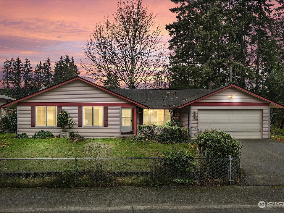 1st image of 641 NE Silver Pine Drive