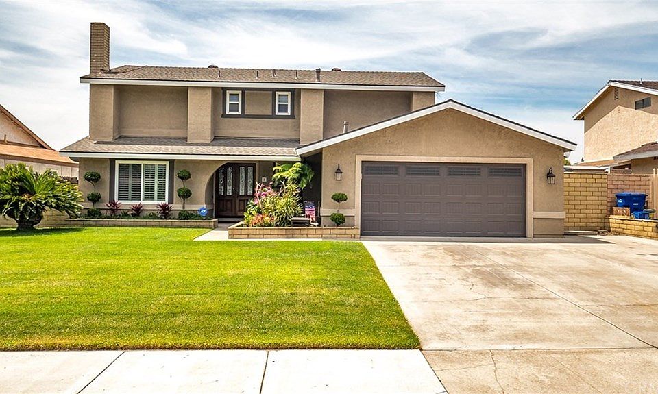 1st image of 2020 E Hawthorne Ct
