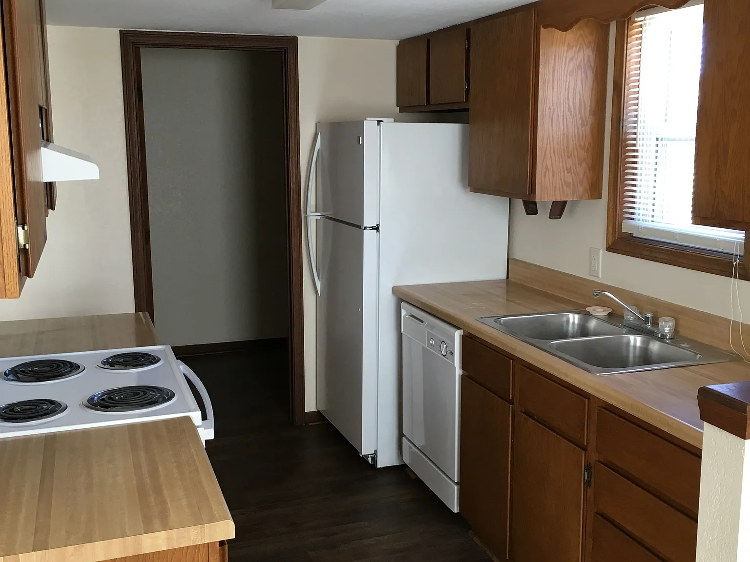 5840 Cherry Place - B — Photo 4