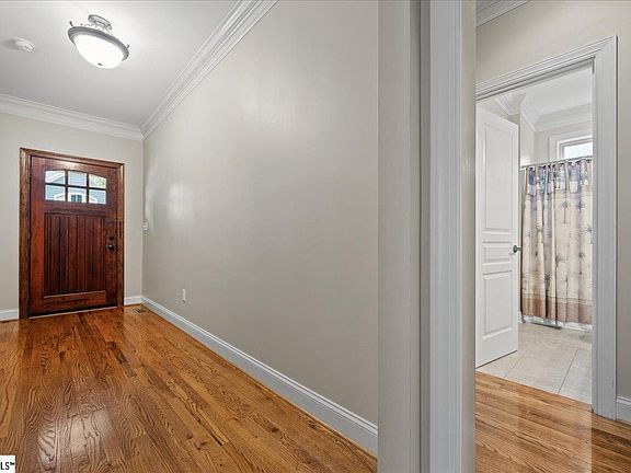 4th image of 105 Lismore St