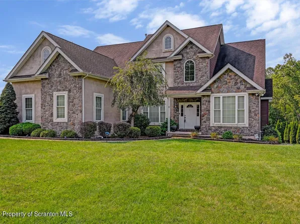 1 Windy Dr, Shavertown, PA 18708