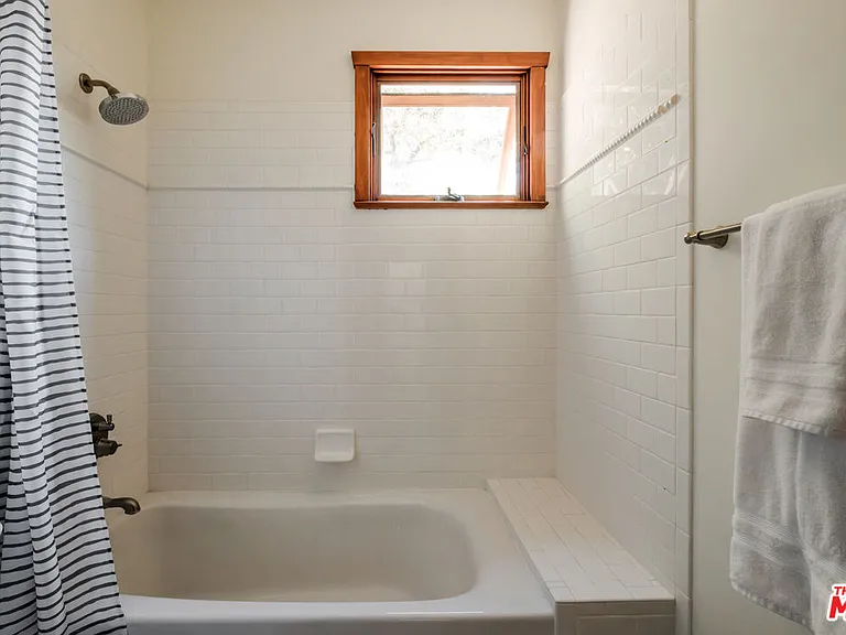 21717 Encina Rd — Photo 35