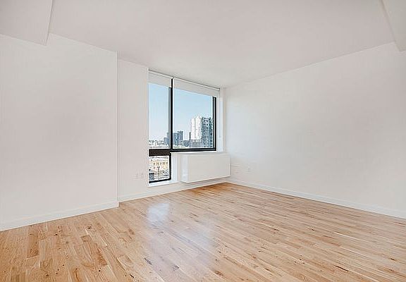 5th image of 14736 94th Ave #22H