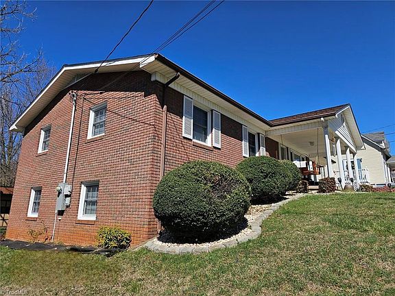 3rd image of 302 L St