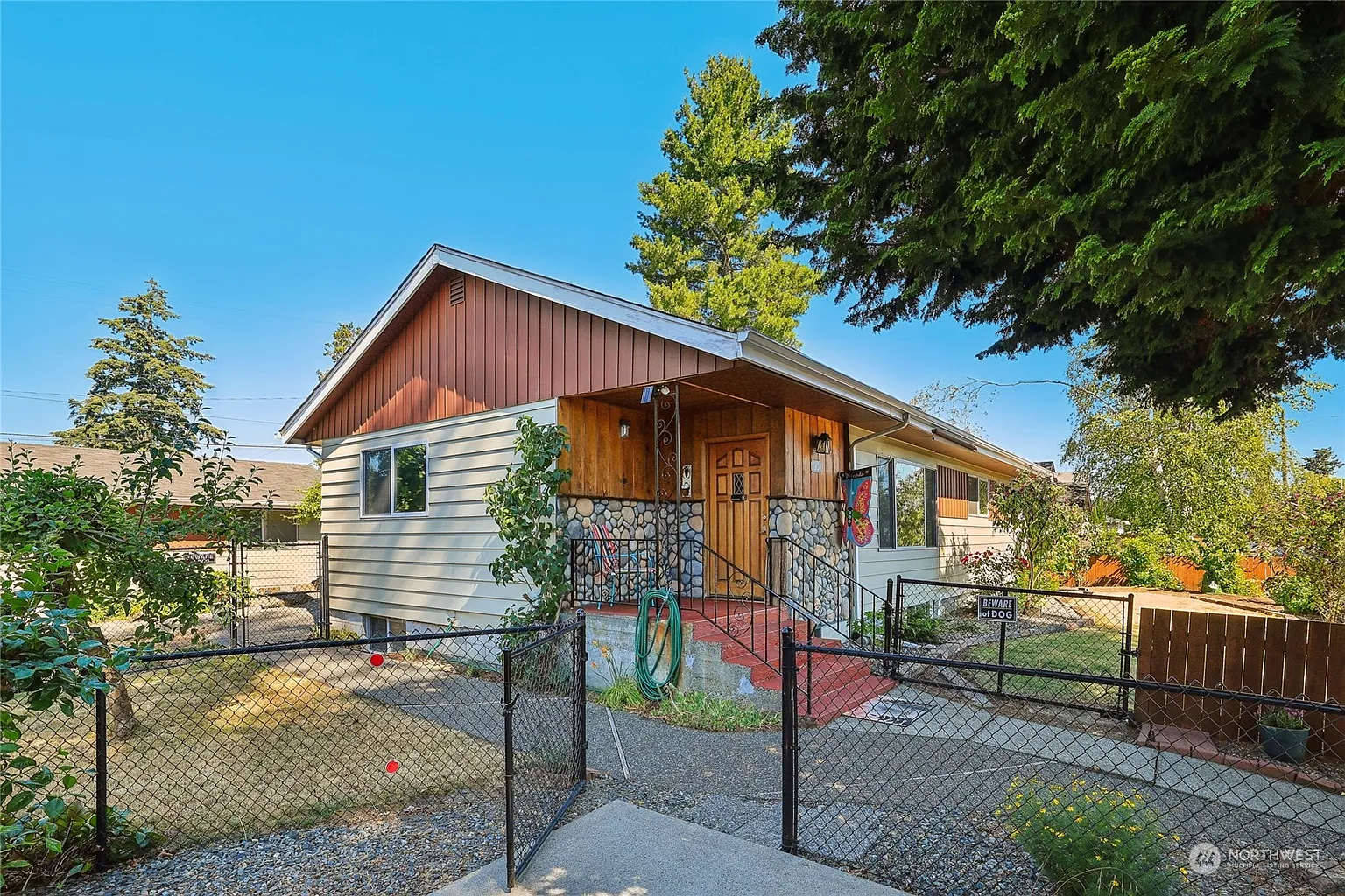3636 S Madison Street photo 1