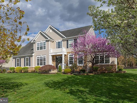 3rd image of 808 Derius Dr