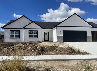 418 Valley Dr, Theresa, WI 53091