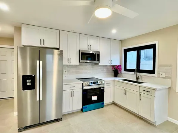 142 Kaloko Ln, Honolulu, HI 96813